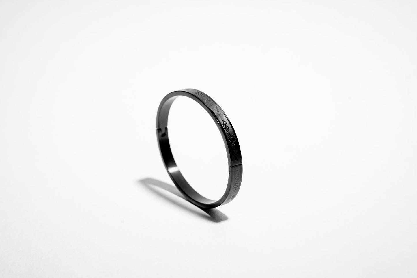 Il bracciale inciso Ombra d'Ossidiana – Midnight Noir