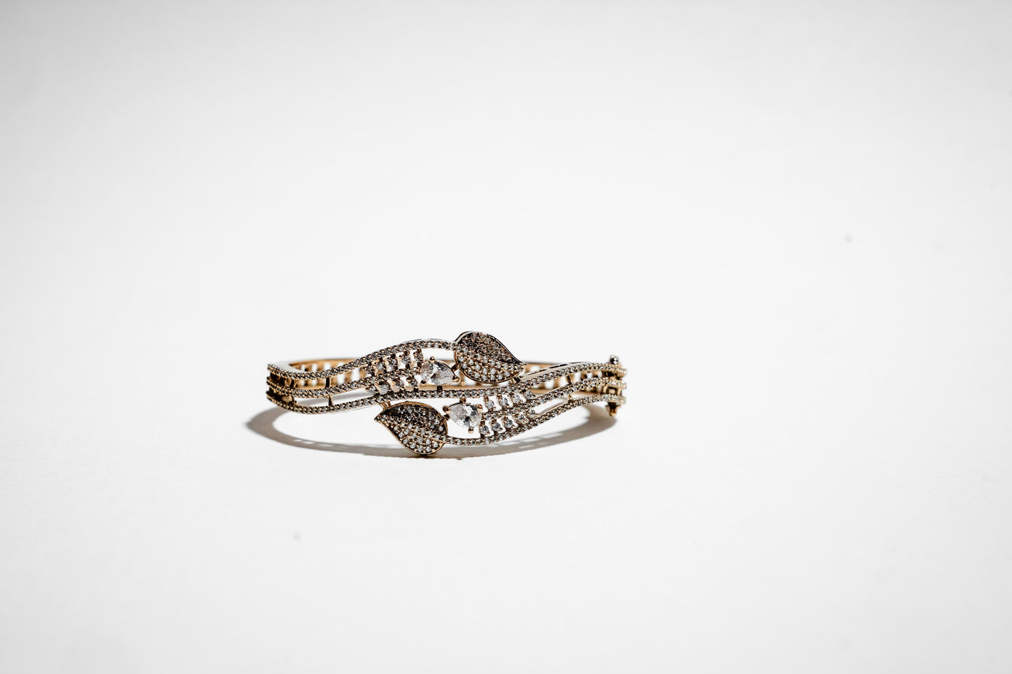 The Infinite Horizon Luxe Bangle – 18K Gold Plated