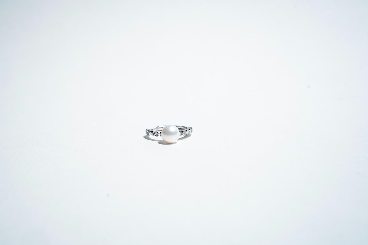 Luna Pearl: The Timeless Serenity Band