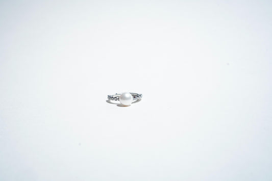Luna Pearl: The Timeless Serenity Band
