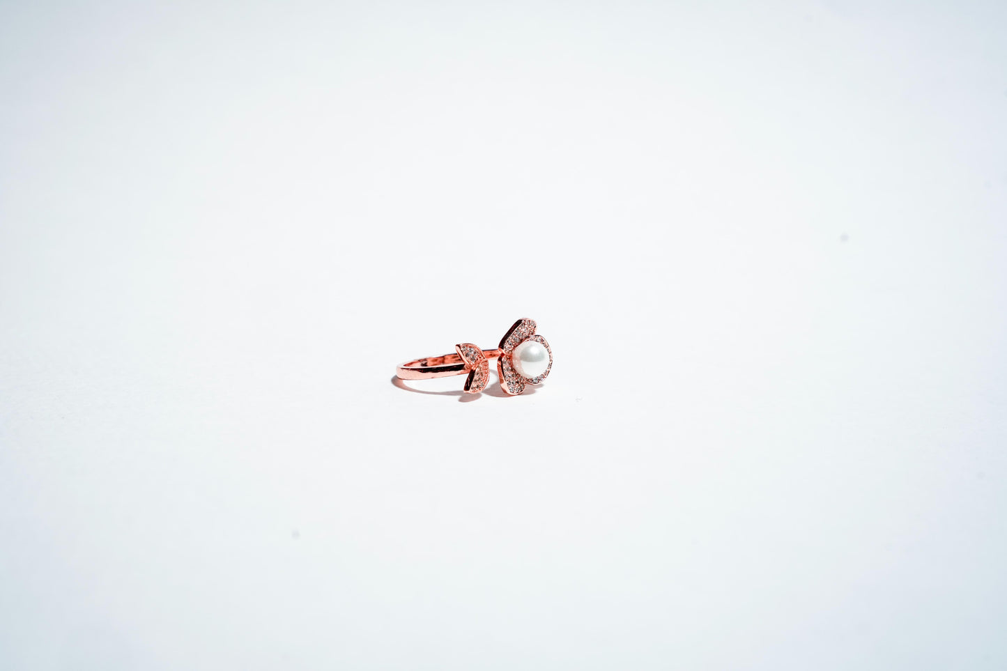 Petal Bloom Pearl Ring: Nature’s Radiance