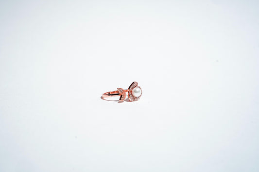 Petal Bloom Pearl Ring: Nature’s Radiance