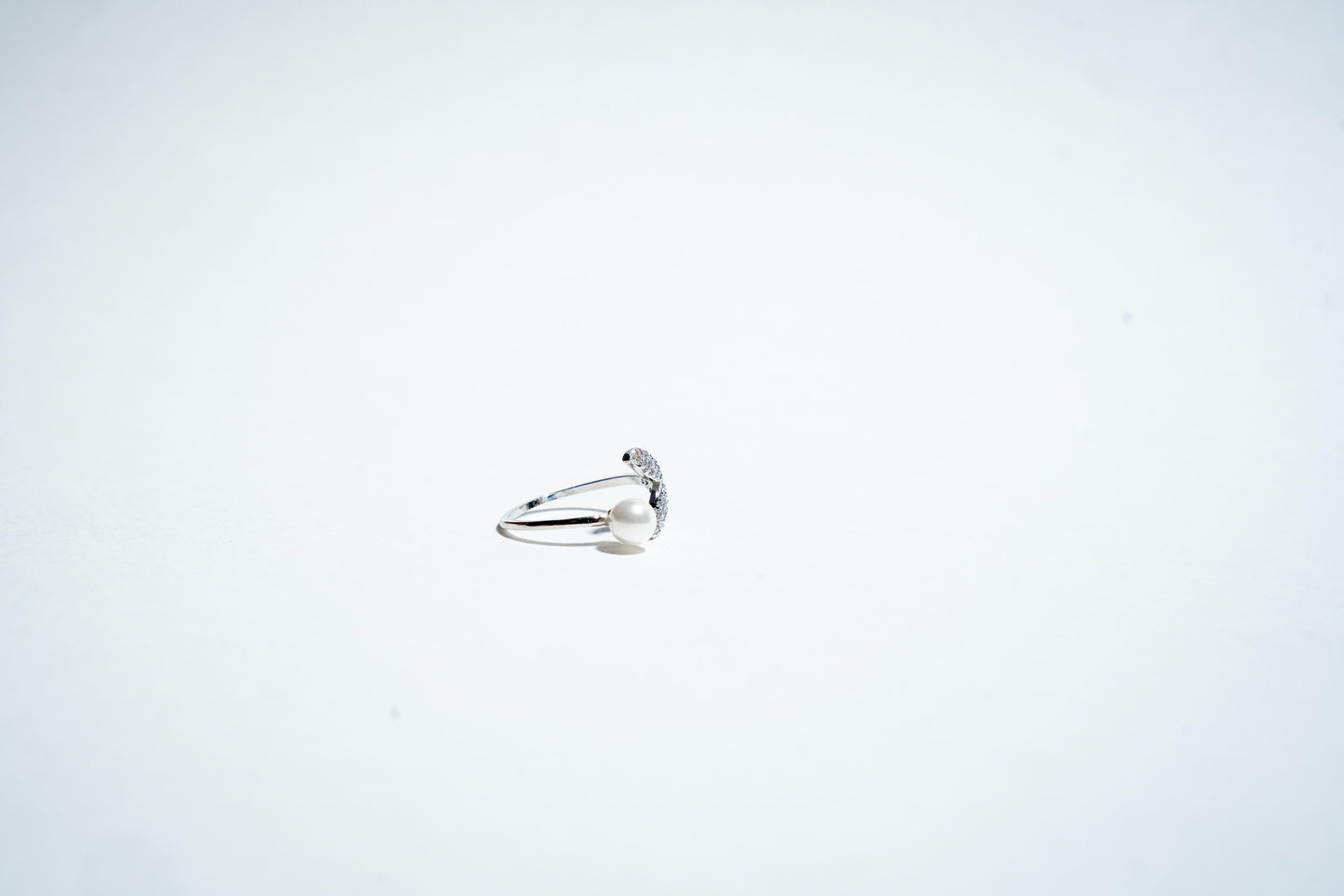 Mermaid’s Serenade: The Enchanted Pearl & Tail Ring