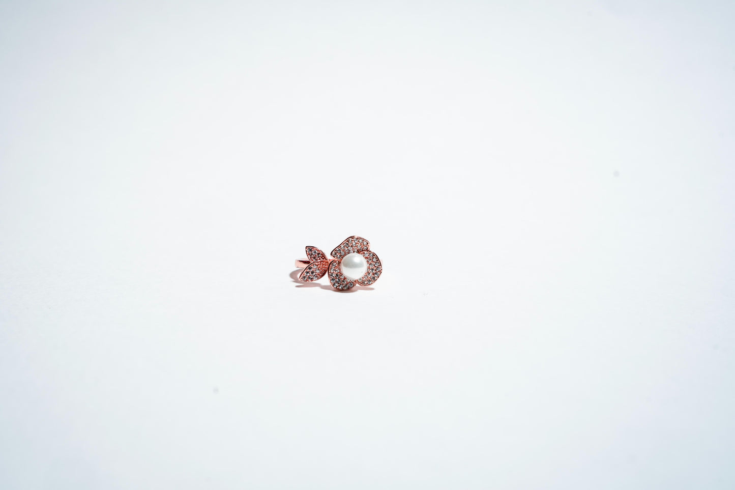 Petal Bloom Pearl Ring: Nature’s Radiance