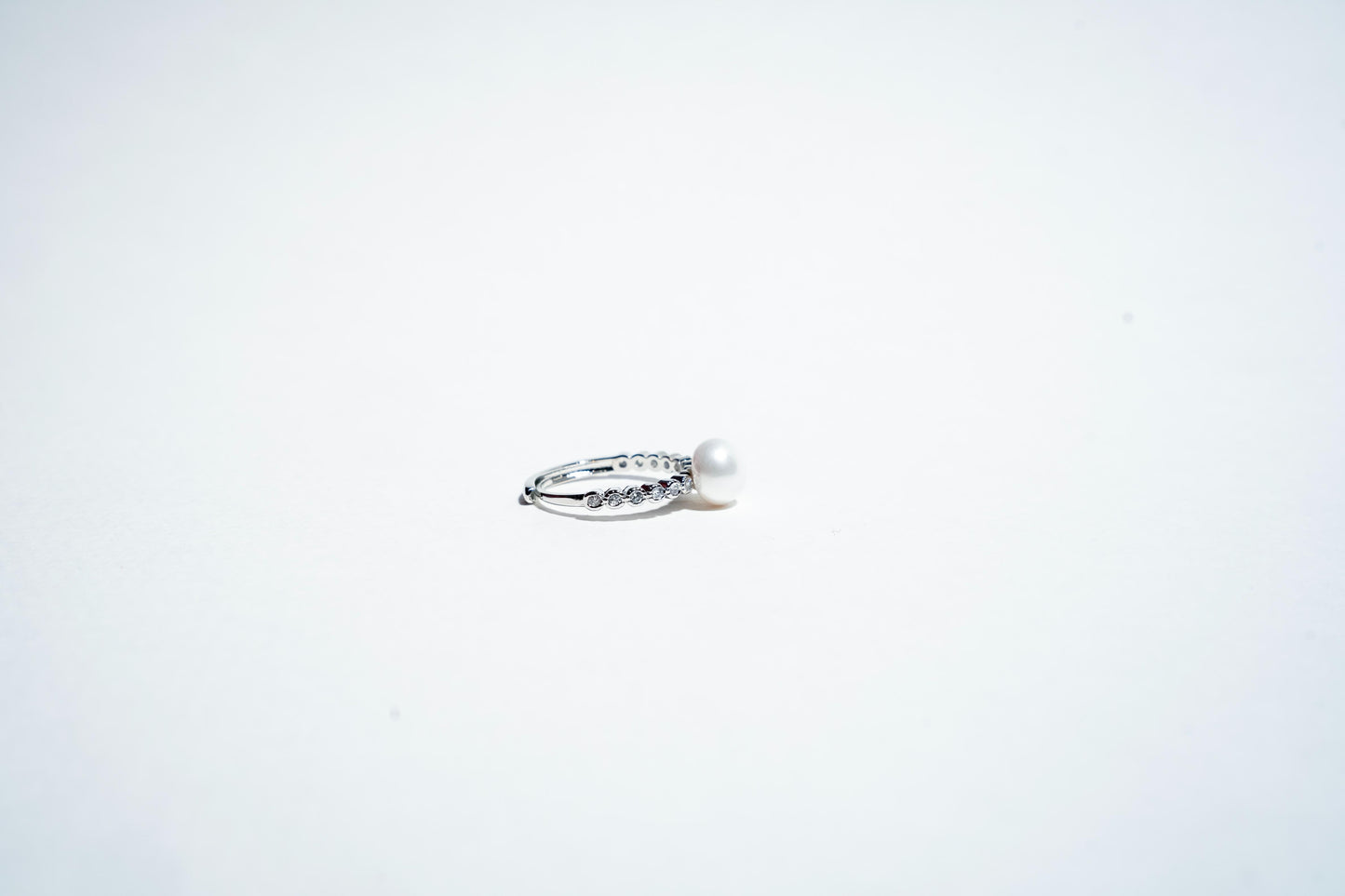 Luna Pearl: The Timeless Serenity Band