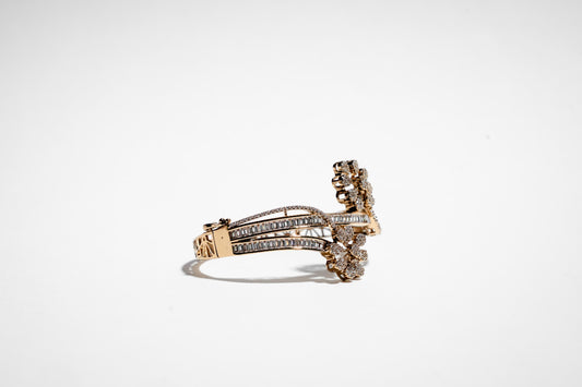 The Serene Tide Sculptural Cuff – 18K Gold Plated