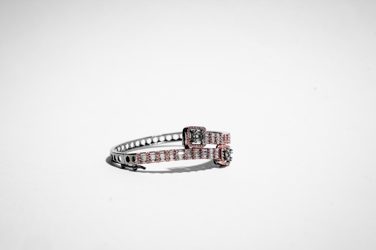 Il Bracciale Duo-Tone Eclipse – Oro Rosa 18K e Ossidiana Noir