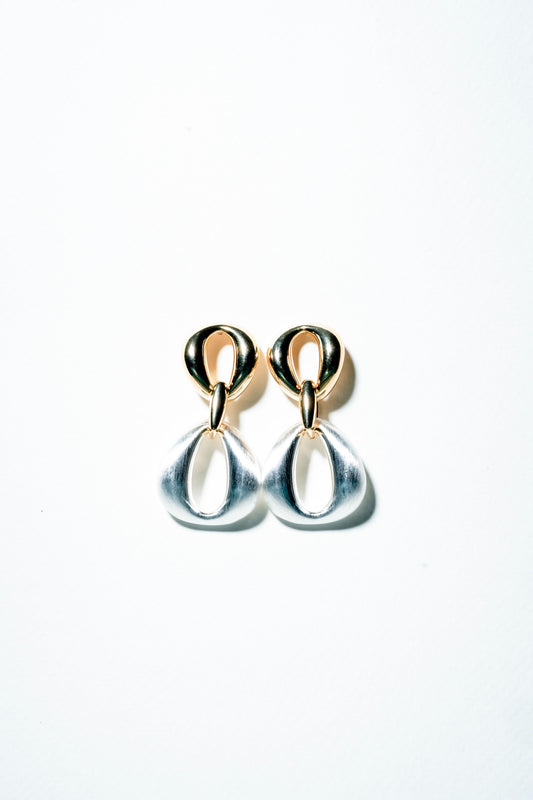 Dual-Tone Sculptural Drop Earrings – 18k Gold Plated