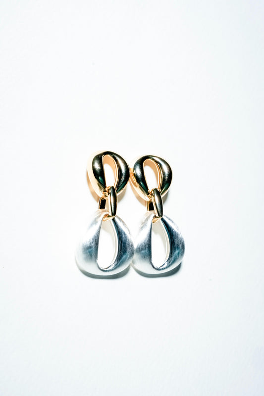 Dual-Tone Sculptural Drop Earrings – 18k Gold Plated