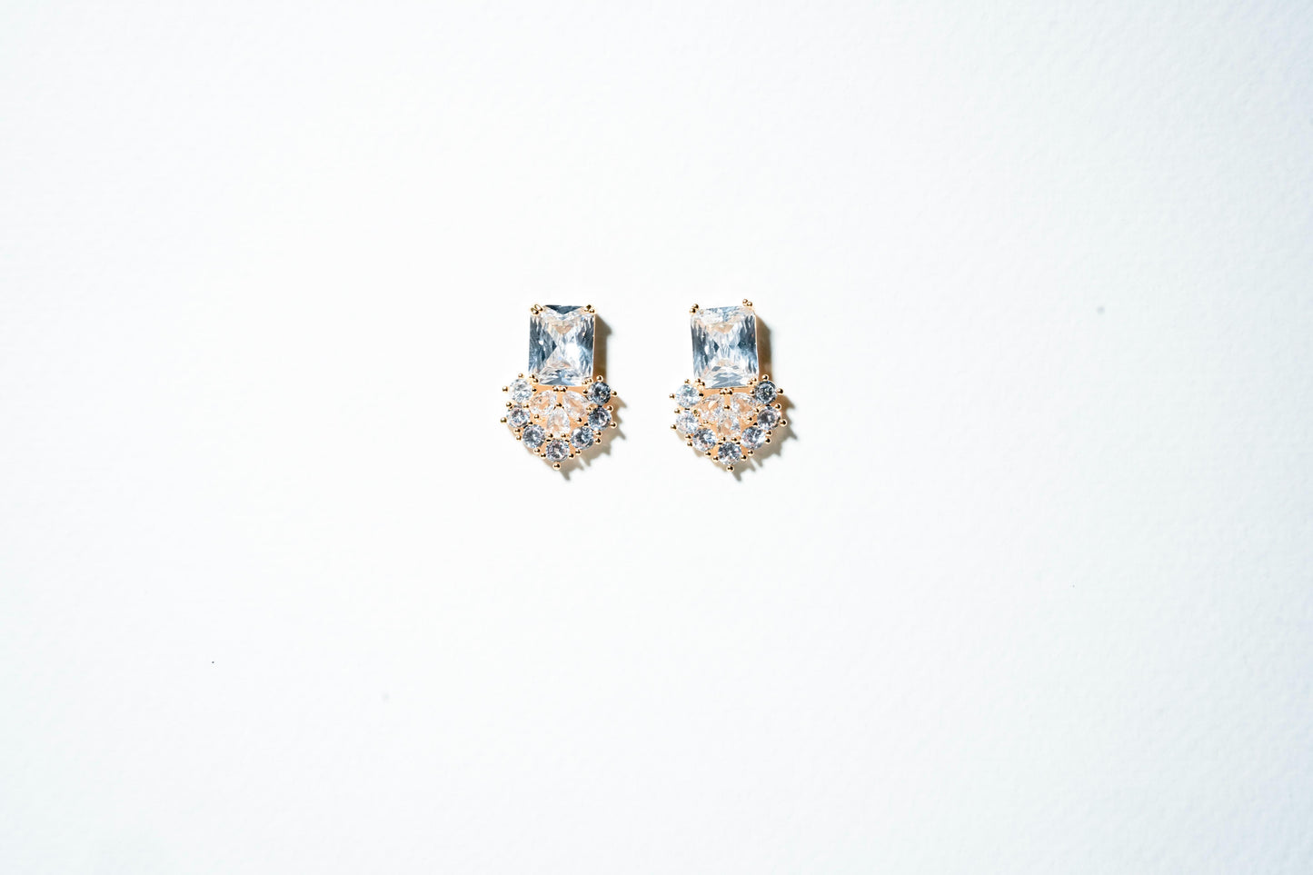 Solitaire Halo Drape Earrings – 18K Gold Plated